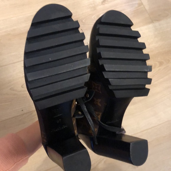 Boots - Picture 5 of 8